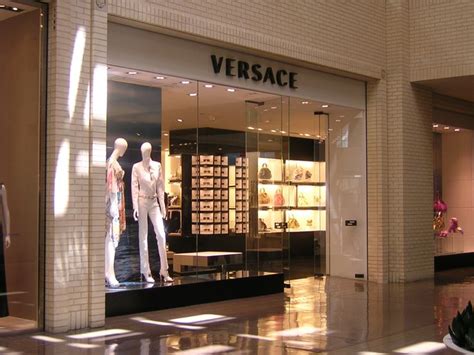 versace store dallas tx.